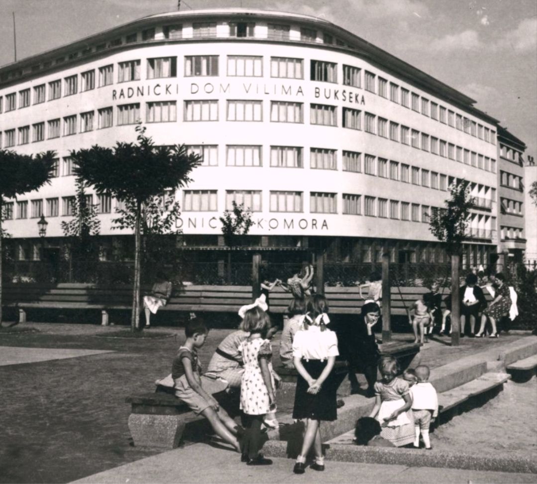 Trg kralja Petra Krešimira IV. oko 1940. godine